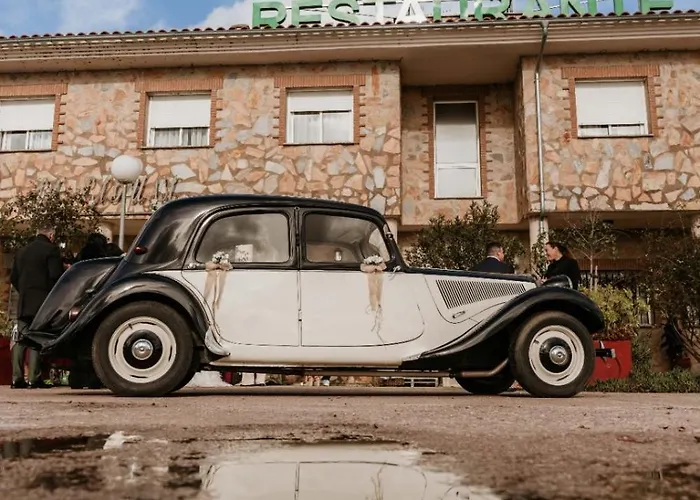 Restaurante Sostenible La Laguna מלון Brozas